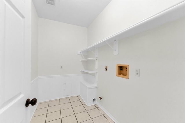 18 Dover Drive, Conroe, TX 77304