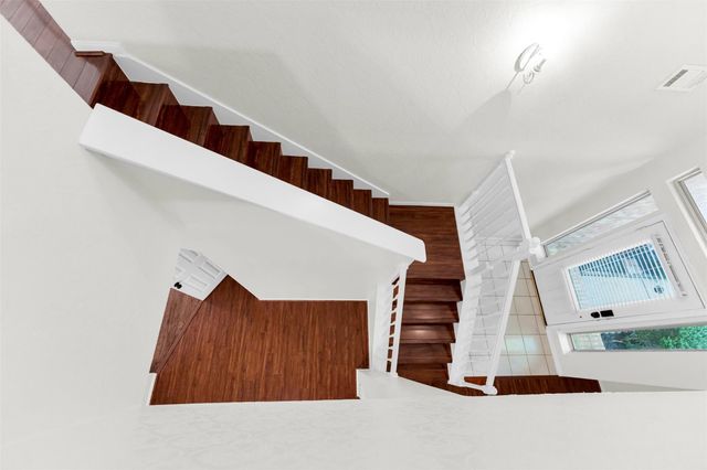 18 Dover Drive, Conroe, TX 77304