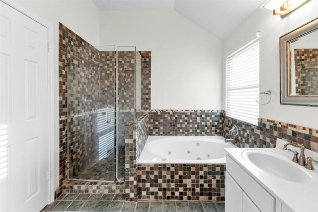 18 Dover Drive, Conroe, TX 77304
