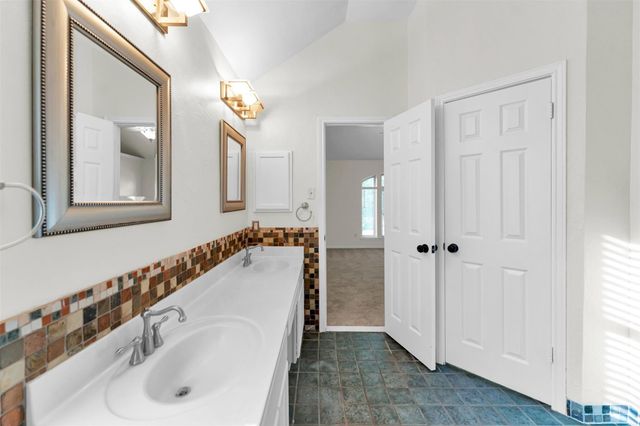 18 Dover Drive, Conroe, TX 77304