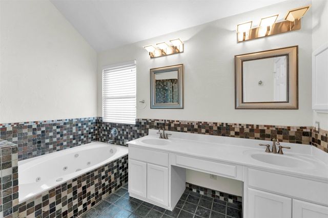 18 Dover Drive, Conroe, TX 77304