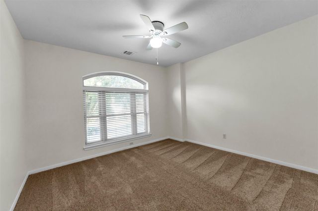 18 Dover Drive, Conroe, TX 77304