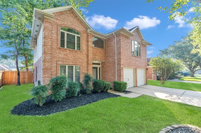 18 Dover Drive, Conroe, TX 77304