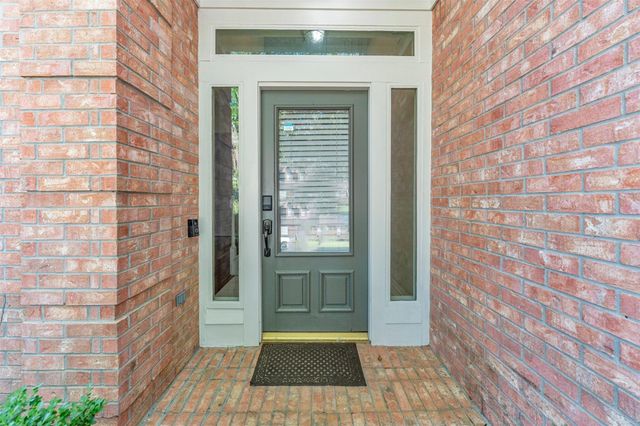 18 Dover Drive, Conroe, TX 77304