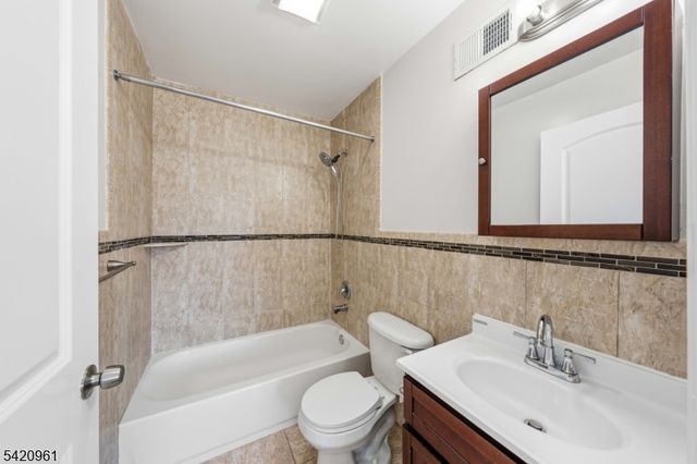 4 C Lily Court 4C, Roselle Boro, NJ 07203