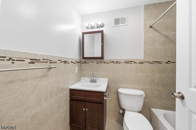 4 C Lily Court 4C, Roselle Boro, NJ 07203