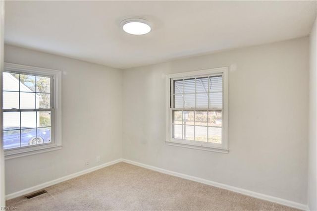 11 Roberts CT, Portsmouth, VA 23701