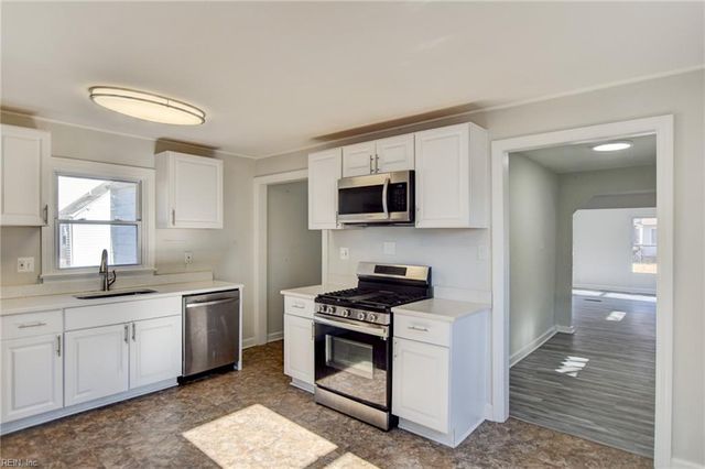 11 Roberts CT, Portsmouth, VA 23701