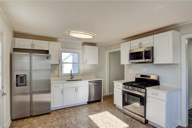 11 Roberts CT, Portsmouth, VA 23701