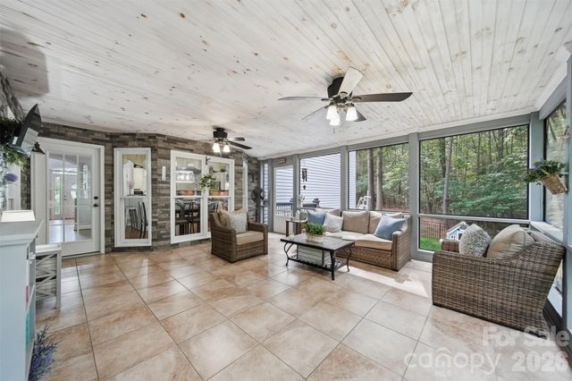 6253 Riviera Run Estates Drive, Hickory, NC 28601