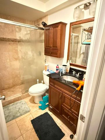 811 W Lill Avenue 101, Chicago, IL 60614