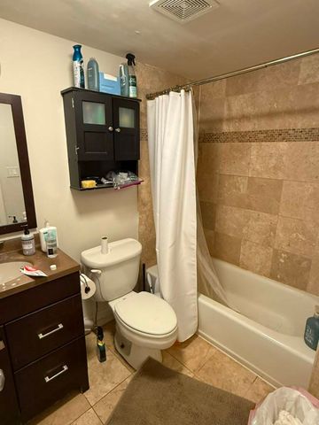 811 W Lill Avenue 101, Chicago, IL 60614