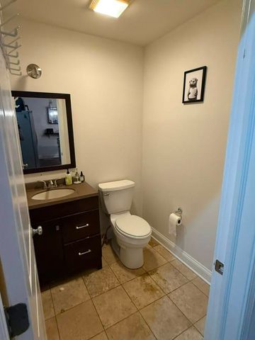 811 W Lill Avenue 101, Chicago, IL 60614