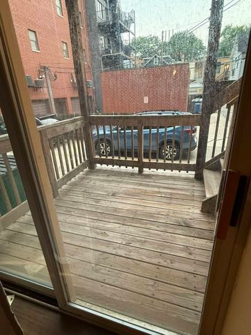 811 W Lill Avenue 101, Chicago, IL 60614