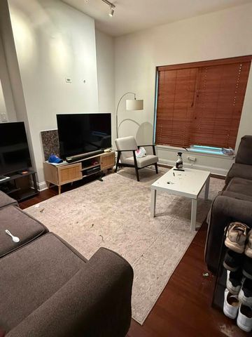 811 W Lill Avenue 101, Chicago, IL 60614