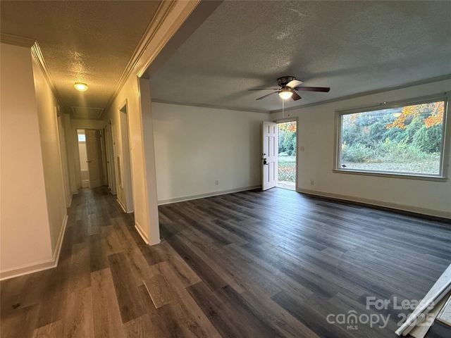 9225 Moores Chapel Road, Charlotte, NC 28214