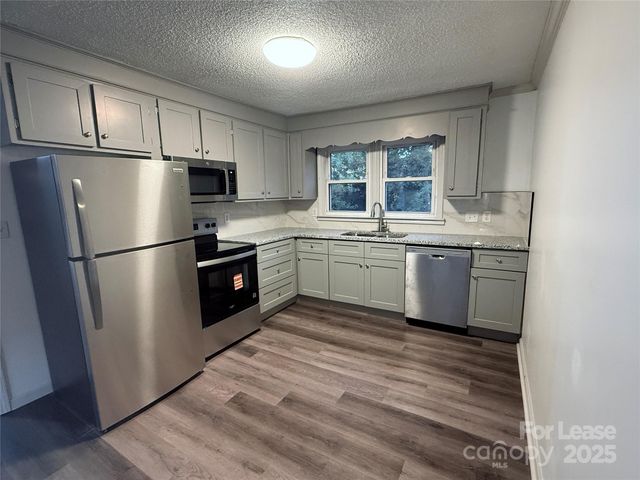 9225 Moores Chapel Road, Charlotte, NC 28214