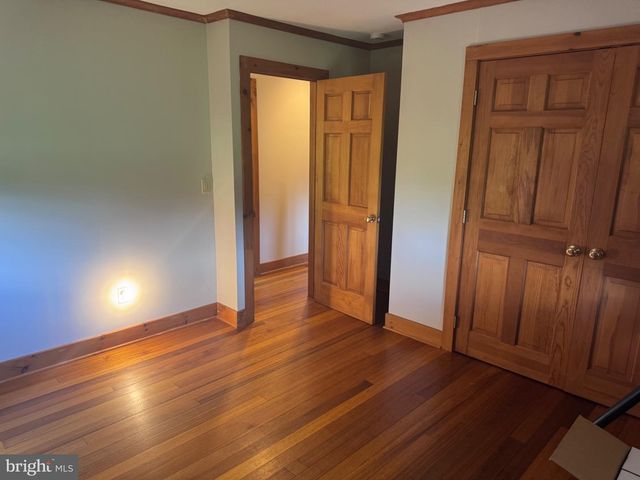 294 MINE HILL RD, Kintnersville, PA 18930
