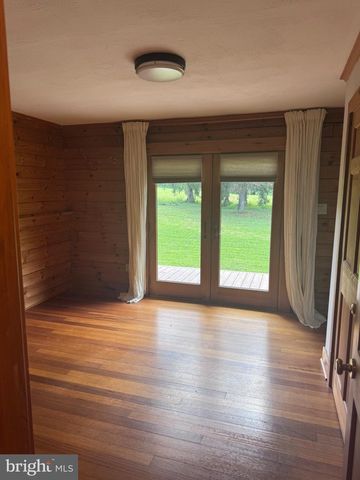 294 MINE HILL RD, Kintnersville, PA 18930
