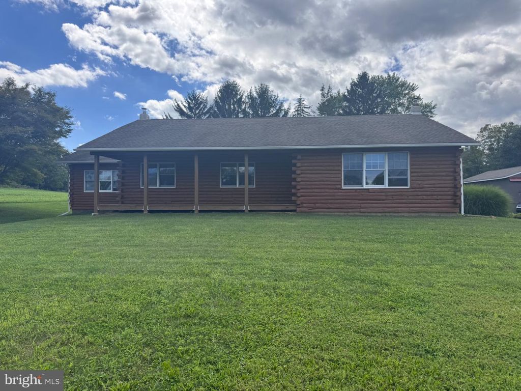 294 MINE HILL RD, Kintnersville, PA 18930