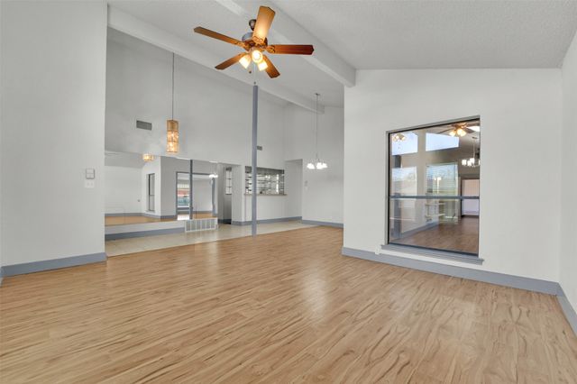 6800 Eagle Rock Drive, Fort Worth, TX 76133