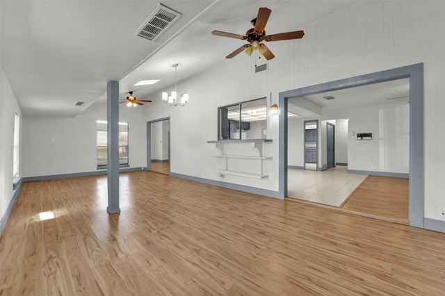 6800 Eagle Rock Drive, Fort Worth, TX 76133