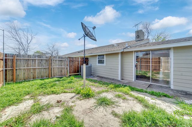 6800 Eagle Rock Drive, Fort Worth, TX 76133