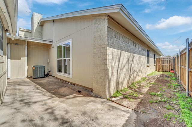 6800 Eagle Rock Drive, Fort Worth, TX 76133