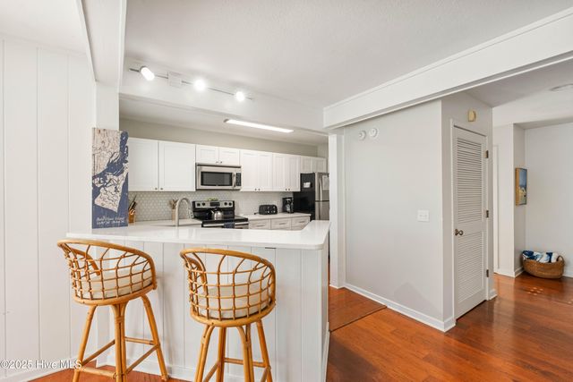 219 N Bald Head Wynd 12b, Southport, NC 28461