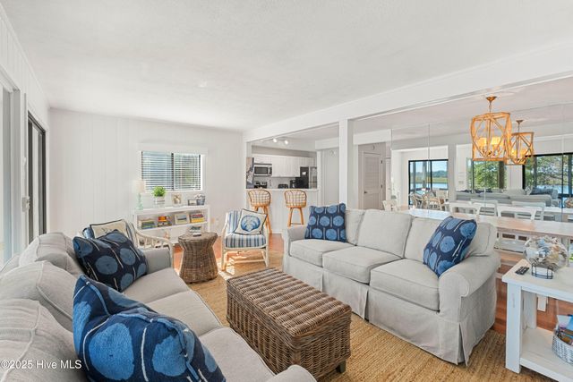 219 N Bald Head Wynd 12b, Southport, NC 28461