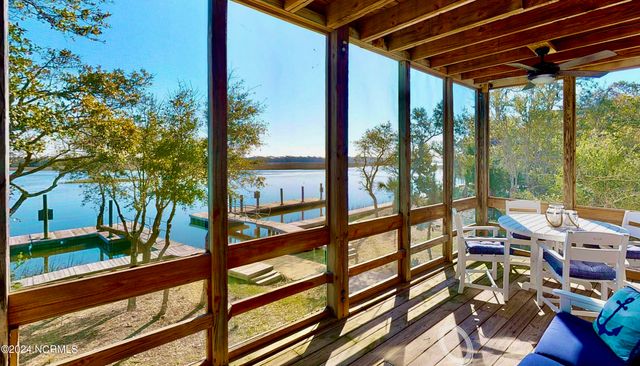 219 N Bald Head Wynd 12b, Southport, NC 28461