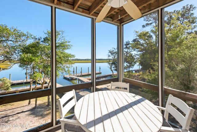 219 N Bald Head Wynd 12b, Southport, NC 28461