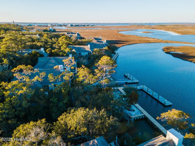 219 N Bald Head Wynd 12b, Southport, NC 28461