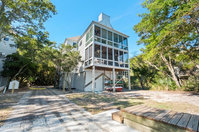 219 N Bald Head Wynd 12b, Southport, NC 28461