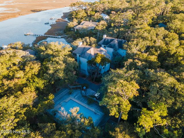 219 N Bald Head Wynd 12b, Southport, NC 28461