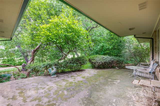 1723 Timbergrove Circle, Dallas, TX 75208