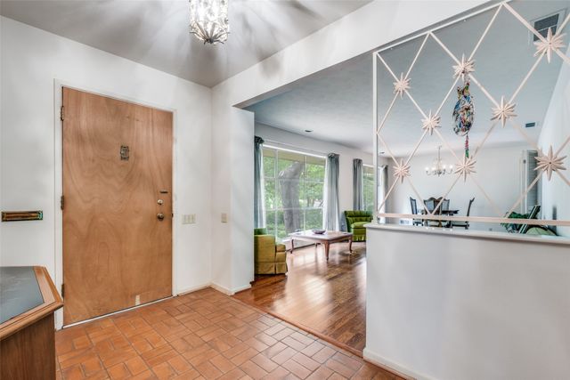 1723 Timbergrove Circle, Dallas, TX 75208