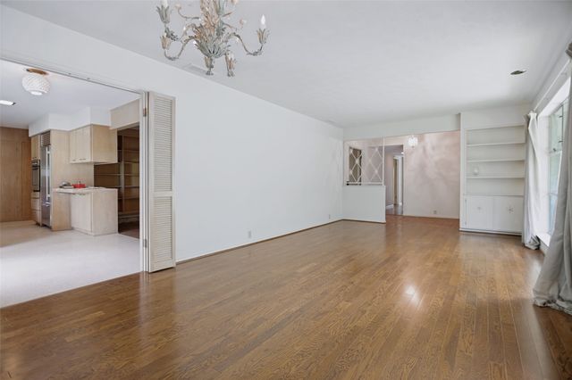 1723 Timbergrove Circle, Dallas, TX 75208