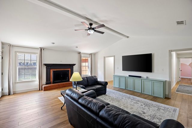 2303 W 5th Street, Russellville, AR 72801