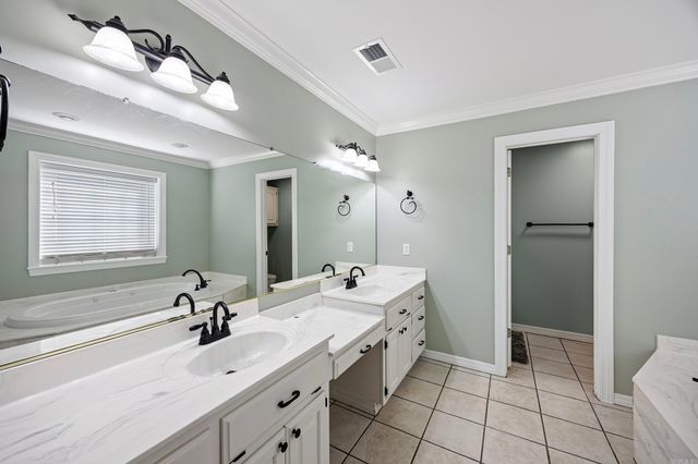 2303 W 5th Street, Russellville, AR 72801