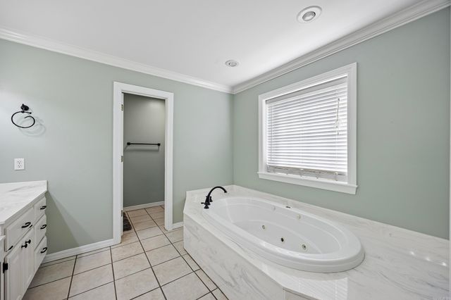 2303 W 5th Street, Russellville, AR 72801