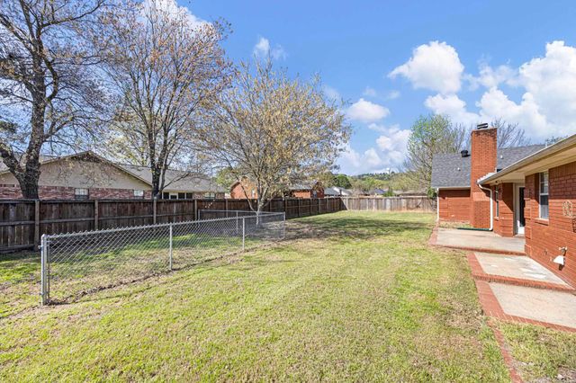 2303 W 5th Street, Russellville, AR 72801