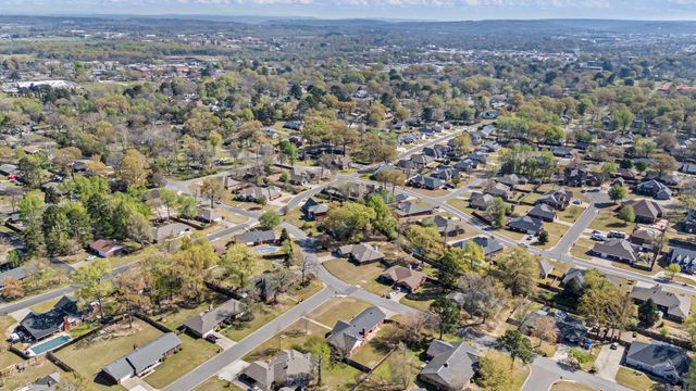 2303 W 5th Street, Russellville, AR 72801