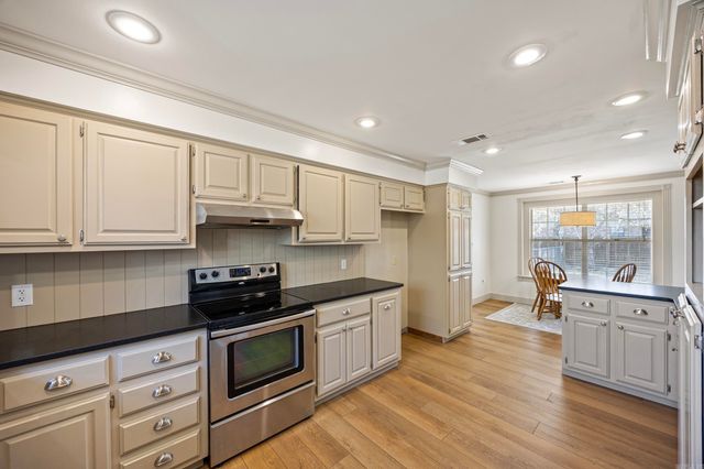 2303 W 5th Street, Russellville, AR 72801