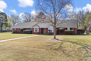 2303 W 5th Street, Russellville, AR 72801