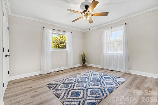 738 Edgemoor Drive, Mooresville, NC 28115