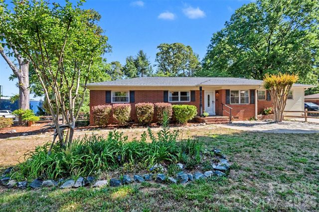 738 Edgemoor Drive, Mooresville, NC 28115