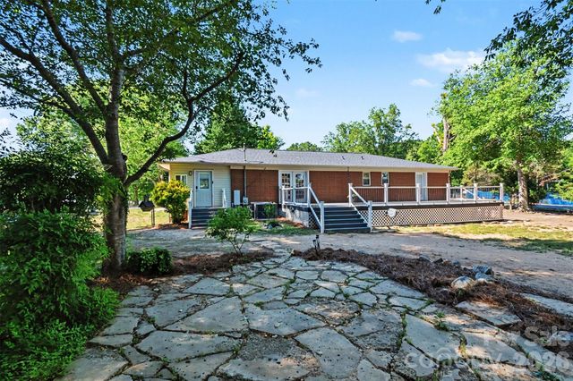 738 Edgemoor Drive, Mooresville, NC 28115