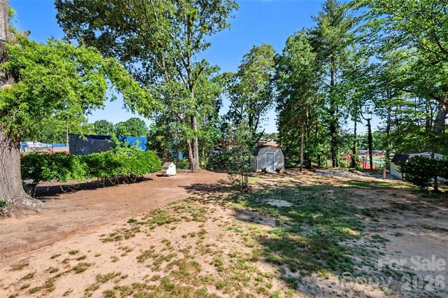 738 Edgemoor Drive, Mooresville, NC 28115