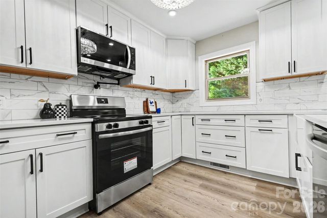 738 Edgemoor Drive, Mooresville, NC 28115